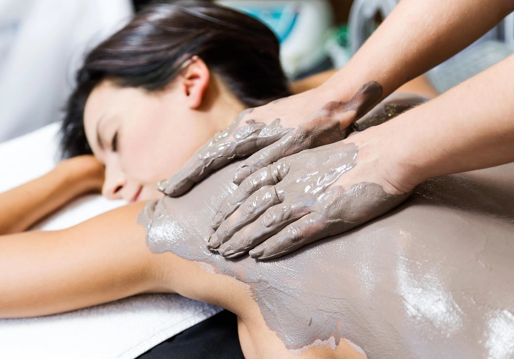 Pelotherapy Clay Mud Mask Body Wrap Massage Detoxification Skin Care Spa Experience Calcium Bentonite Clay